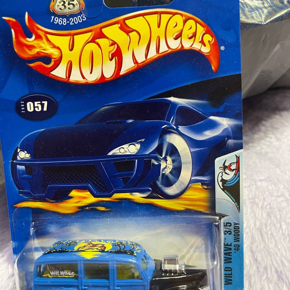 Hot wheels Blue Woodie Wagon.   New! - Picture 3 of 3